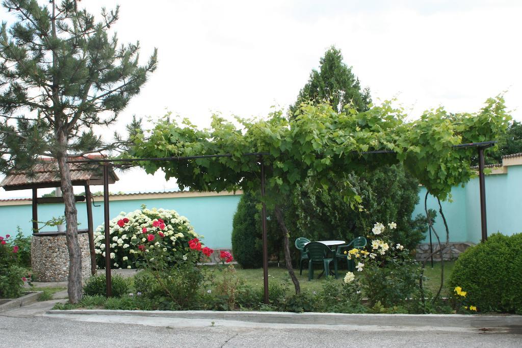 Guest House Edelvais Dve Mogili Esterno foto