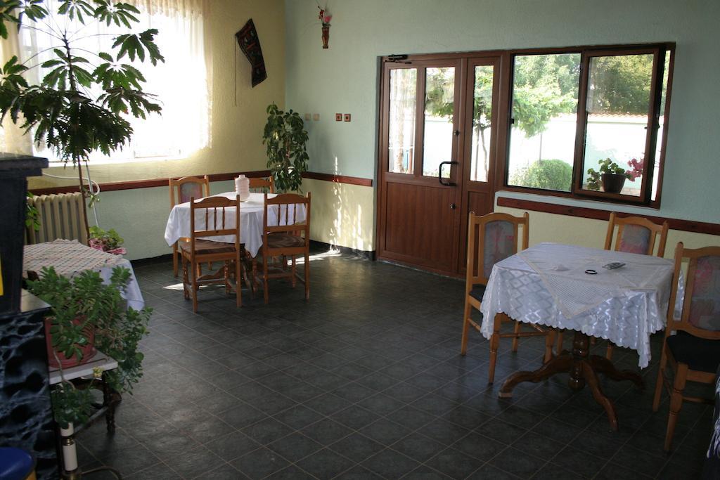 Guest House Edelvais Dve Mogili Esterno foto