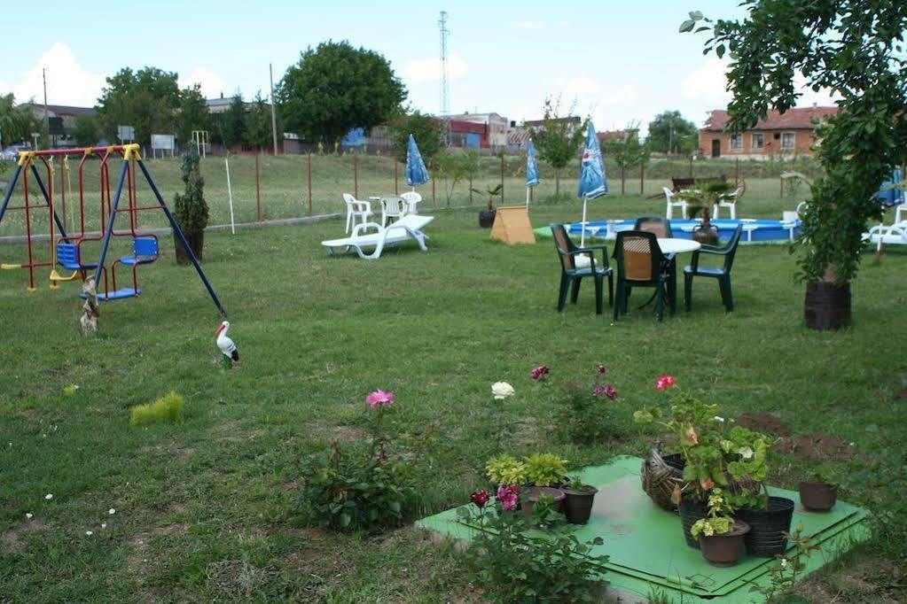 Guest House Edelvais Dve Mogili Esterno foto